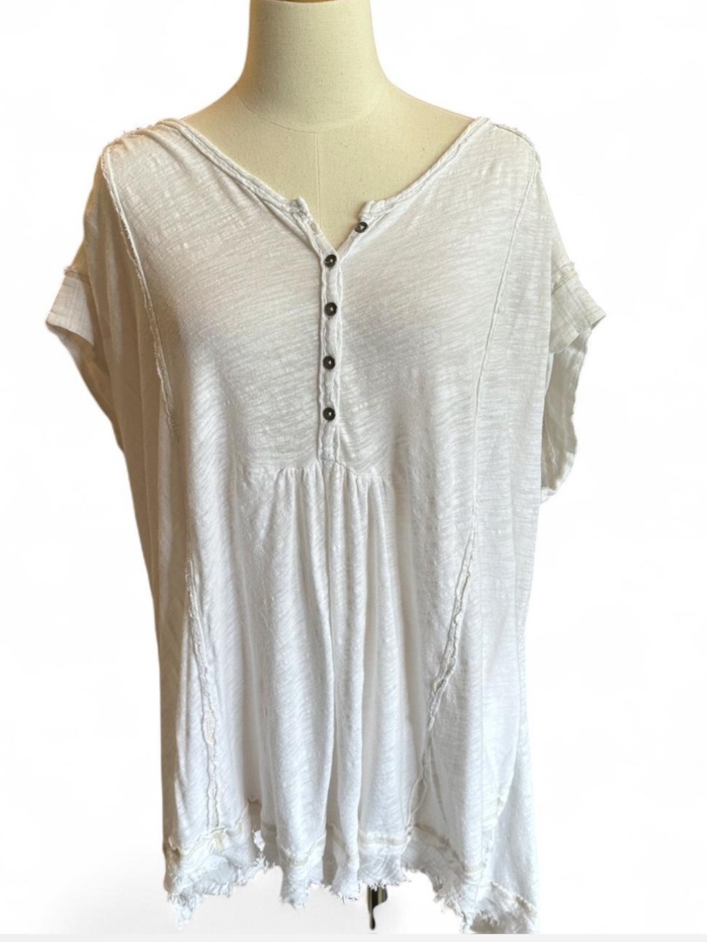 FREE PEOPLE White Hi Lo Top with Ruffles Contrast Stitching and Raw Hem — S